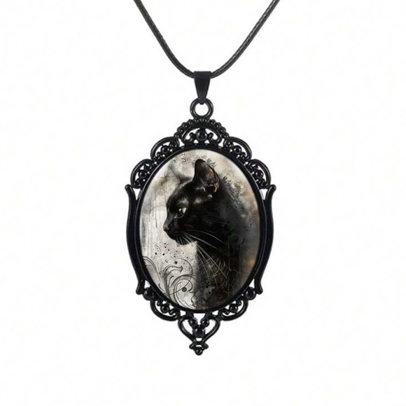 Gothic Black Cat Vintage Inspired Necklace with Engraved details Elegant design - Picture 2 of 4